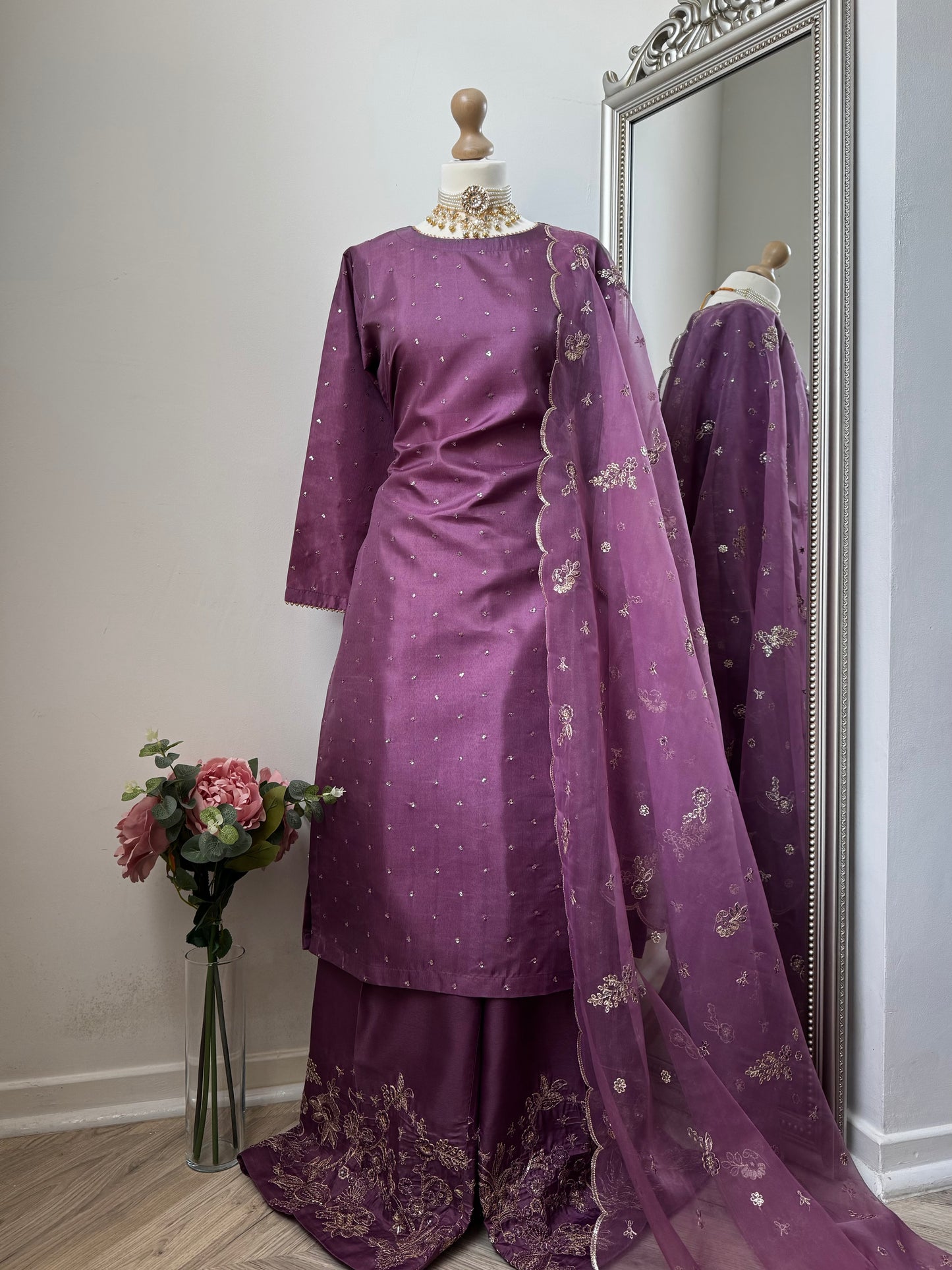 Arya Mauve