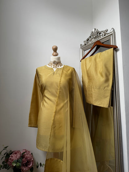 ISHQ-E-RANG (Farshi Shalwar)