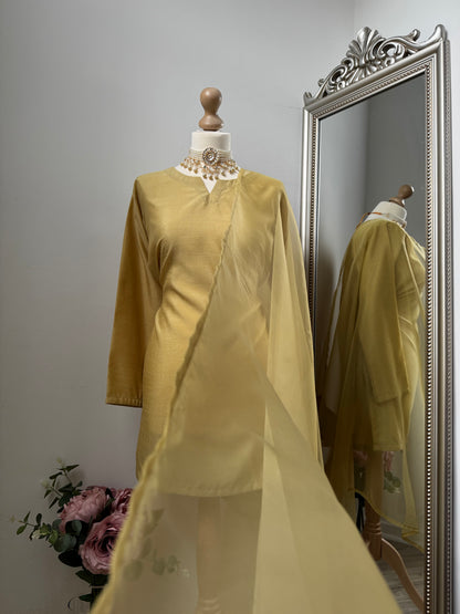 ISHQ-E-RANG (Farshi Shalwar)