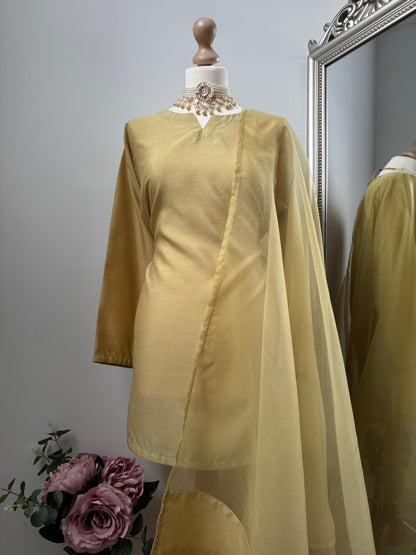 ISHQ-E-RANG (Farshi Shalwar)