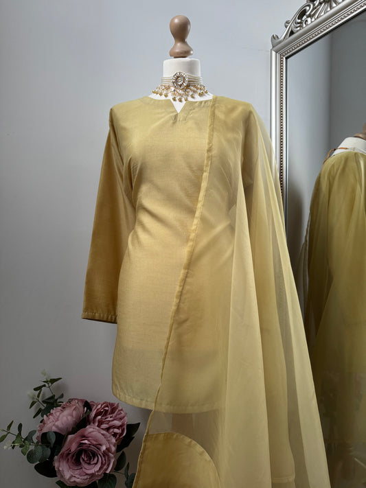 ISHQ-E-RANG (Farshi Shalwar)