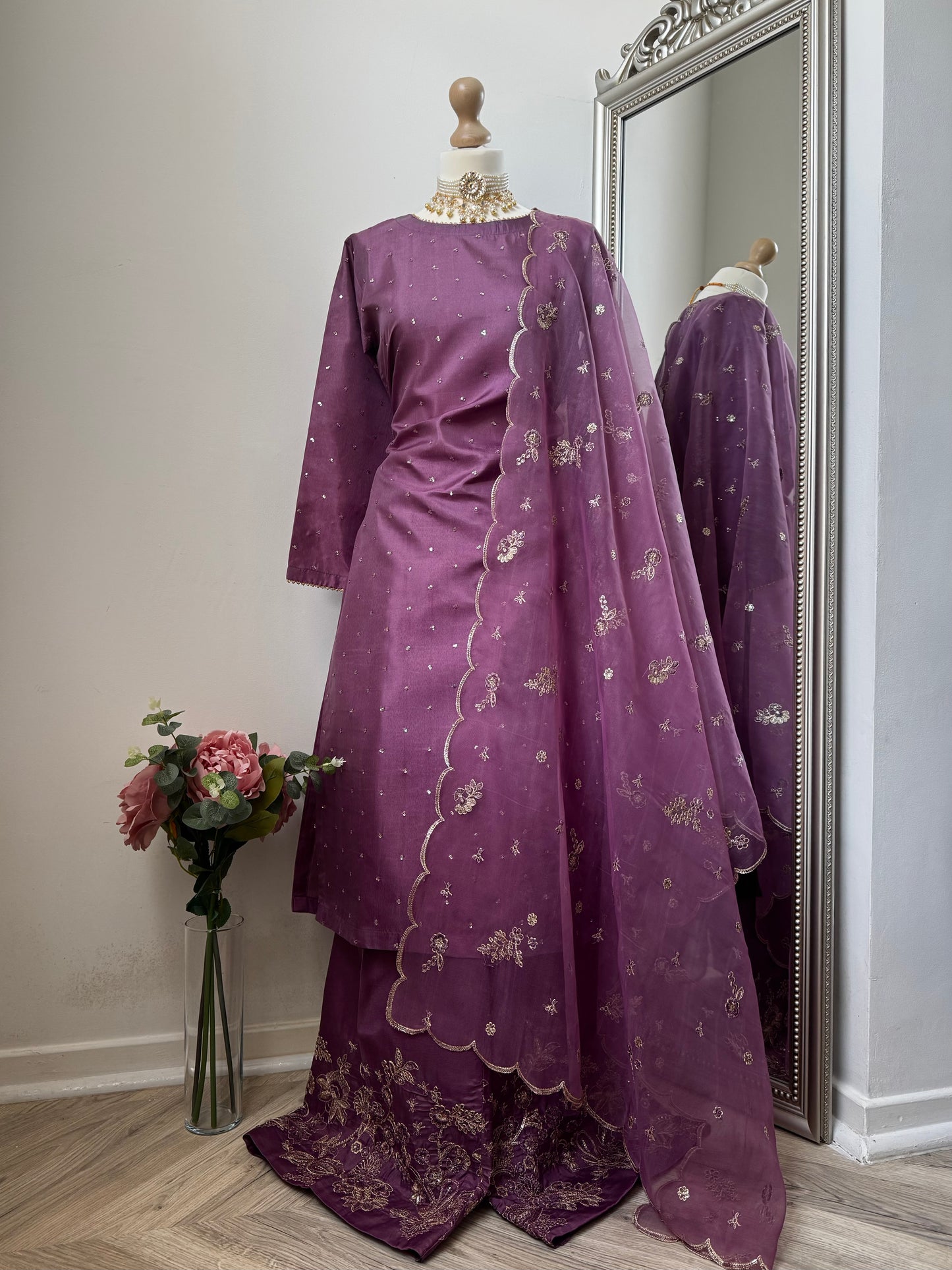 Arya Mauve